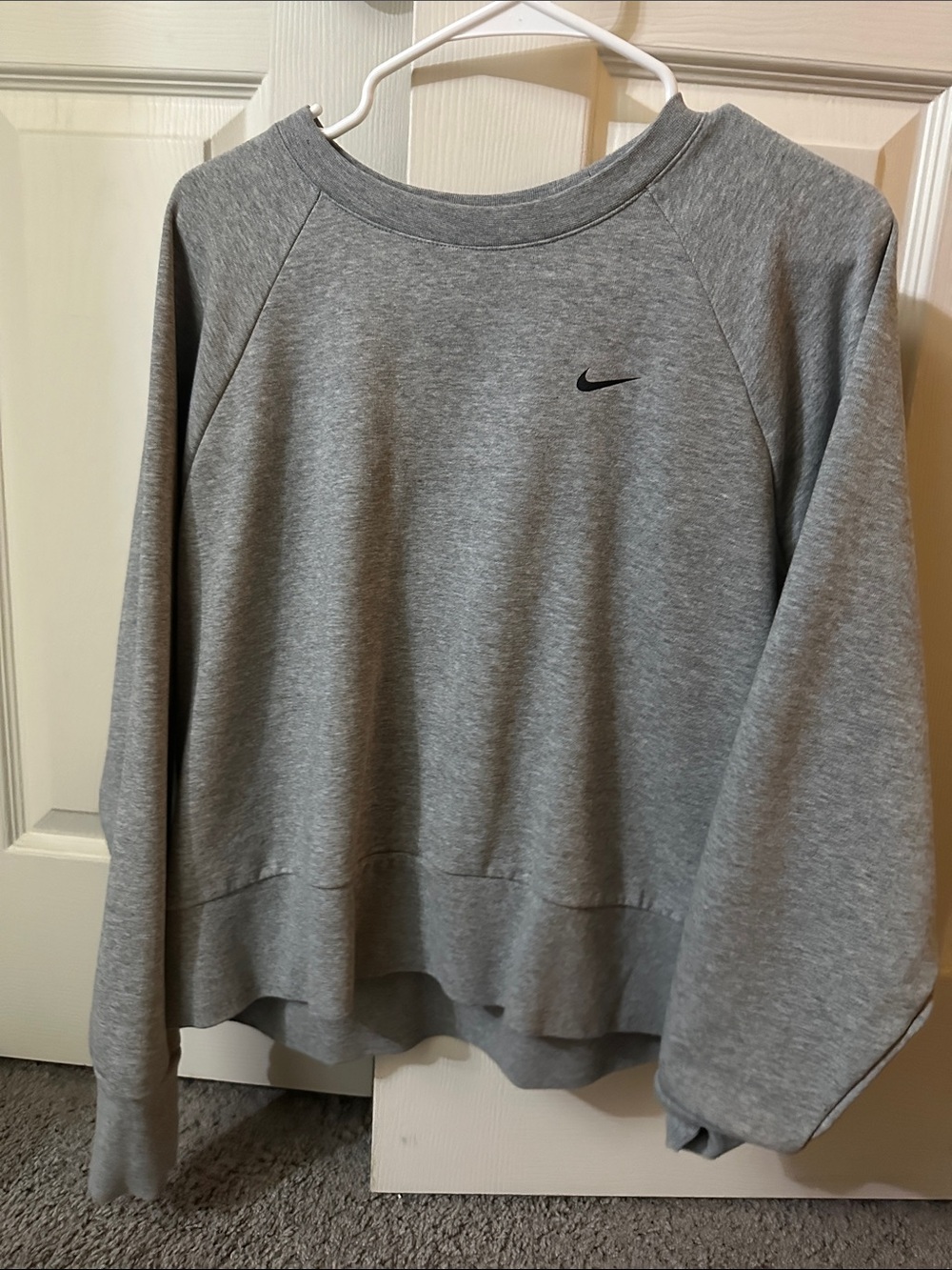 Nike Women’s Heather Gray Crewneck Sweatshirt